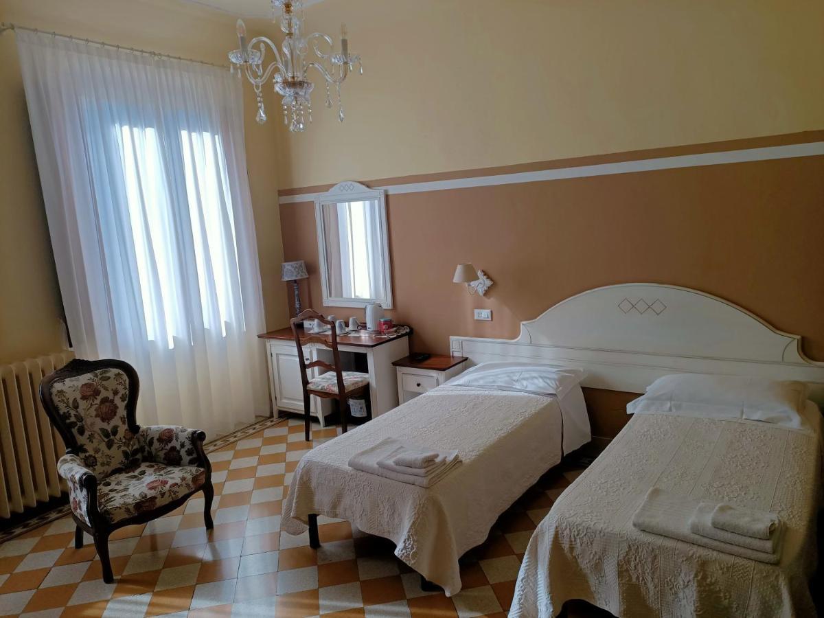 Guest House Domo Florenzia Buitenkant foto